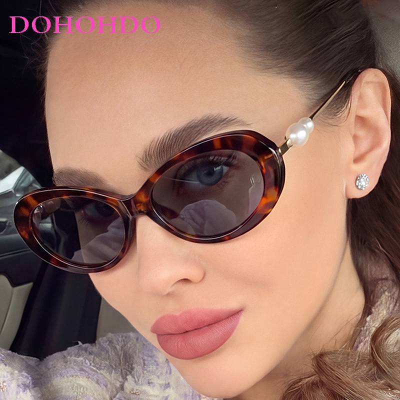 Vintage Fashion Brands - Ovale Sonnenbrille mit Katzenaugen-Metallrahmen und Perlen,