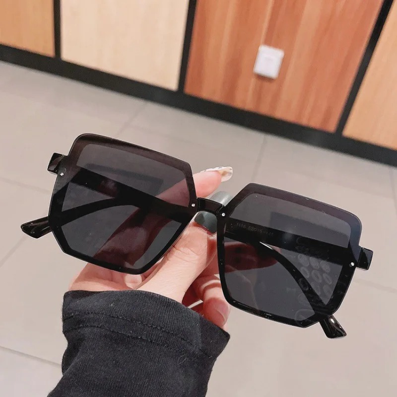 Großrahmige Vintage-Sonnenbril – Vintage Fashion Brands Bewertung und Preis